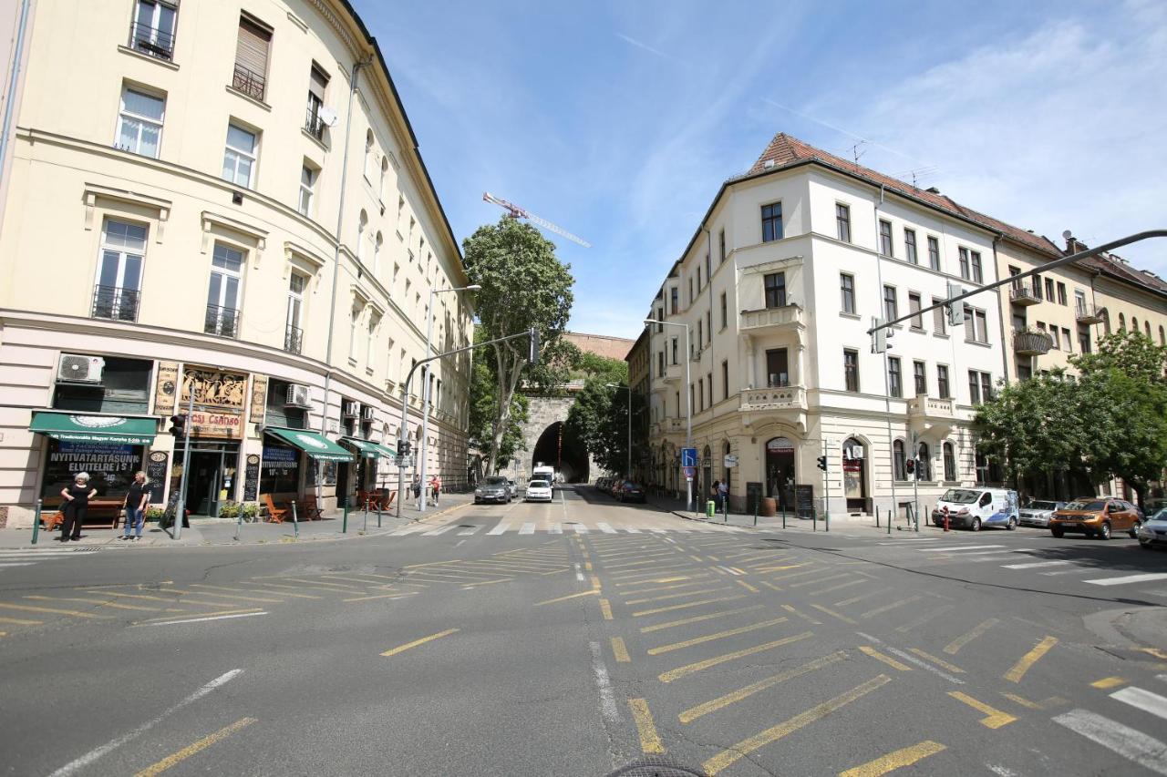 Castle Courtyard Hideaway Appartement Boedapest